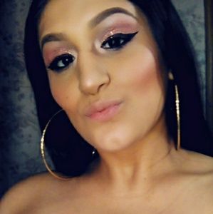 Meet your Posher, Perlaa